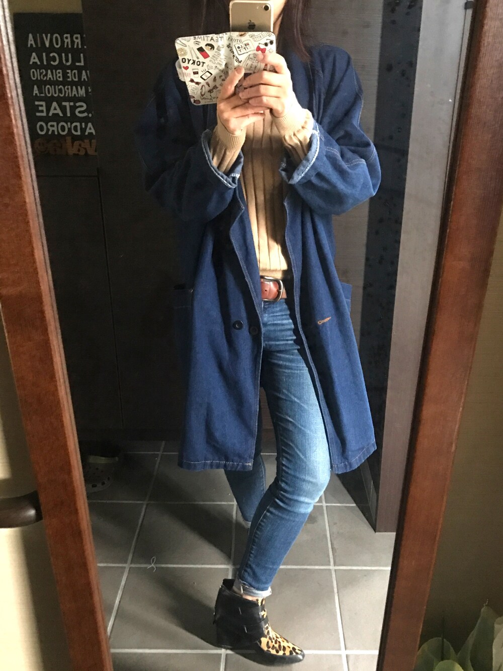 「デニム×デニム、デニム、モノトーン」｜「TODAYFULのHAILEY's Denim（デニムパンツ、ブルー系）」を使った、むむっさん（レディース・159cm）の秋コーディネートの1枚目の写真