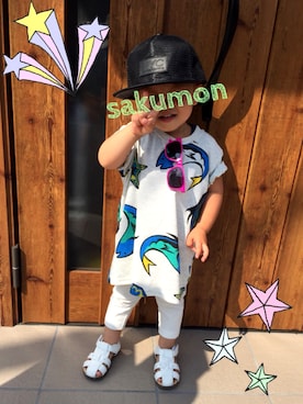 「西松屋（ニシマツヤ）のアイテム（Tシャツ/カットソー、グレー系）」を使った、sakumonさん（キッズ・90cm）の夏コーディネート
