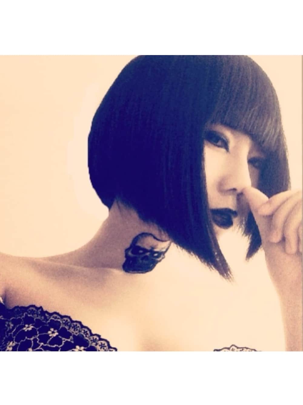 「2014年、ラストWEAR、刺青、タトゥー、ふじわらさん、今年もたのしかった🙆、中森明菜、ロボさん、ぺこさん、けんじ🙆」｜「ドクロのアイテム（その他、ブラック系）」を使った、うなこさん（レディース・163cm）の冬コーディネートの1枚目の写真