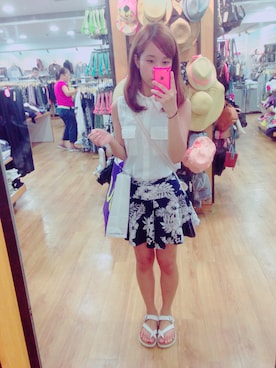 「Sassy（サッシー）のアイテム（その他パンツ、ブルー系）」を使った、リーリンさん（レディース・155cm）の夏コーディネート