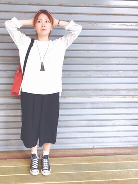 「アイテム（ブーティ）」を使った、安卓夫さん（レディース・158cm）の秋コーディネート