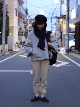 「グレー」｜「アイテム（ポンチョ）」を使った、ぽんぽんさん（レディース・156cm）の冬コーディネート