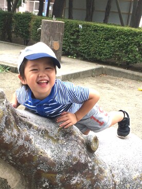 「OLD NAVY（オールドネイビー）のアイテム（Tシャツ/カットソー、ブルー系）」を使った、剣ちゃんさん（キッズ・100cm）の夏コーディネート