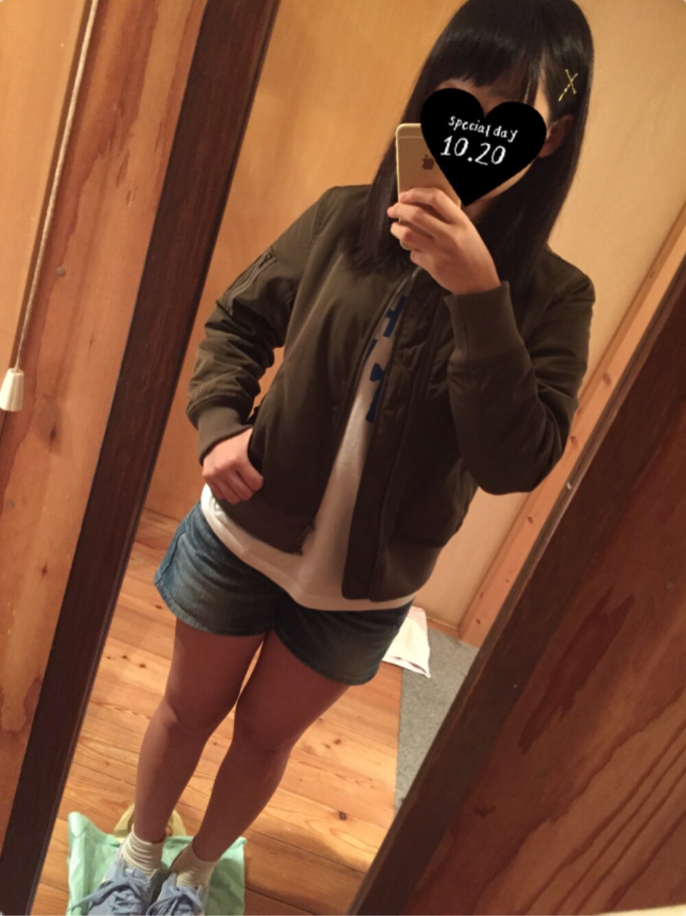 「MA-1、カーキ、ショートパンツ、スニーカー、Tシャツ、秋のコーデ、秋服、メンズライク、autumn、fall」｜「ehka sopoのMA-1ジャケット1301003-42-13-11（ジャケット/アウター、グリーン系）」を使った、もこさん（レディース・156cm）の秋コーディネートの1枚目の写真