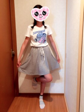 「UNIQLO（ユニクロ）のアイテム（スカート、グレー系）」を使った、natsumiさん（レディース・169cm）の夏コーディネート