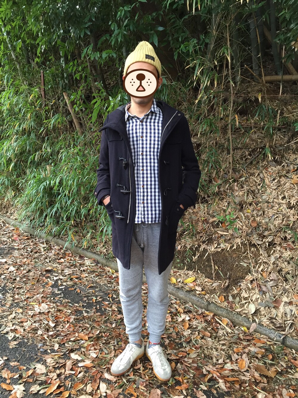 「ダッフルコート、スウェットパンツ」｜「URBAN RESEARCH DOORSのアイテム（シャツ/ブラウス、ブルー系）」を使った、orihciosさん（メンズ・177cm）の秋コーディネートの1枚目の写真