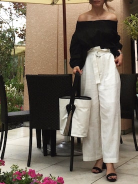 「EMODA（エモダ）のWIDEシャーリングデコルテTOP（シャツ/ブラウス、ブラック系）」を使った、hoshi_romiさん（レディース・165cm）の夏コーディネート