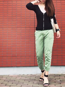 「H&M（エイチ・アンド・エム）のアイテム（Tシャツ/カットソー、ブラック系）」を使った、hoshi_romiさん（レディース・165cm）の秋コーディネート