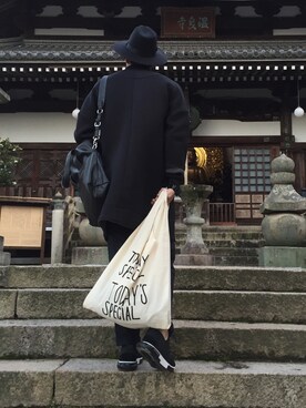 「TODAY'S SPECIAL（トゥデイズスペシャル）のアイテム（クラッチバッグ）」を使った、鄭威廉さん（メンズ・180cm）の冬コーディネート