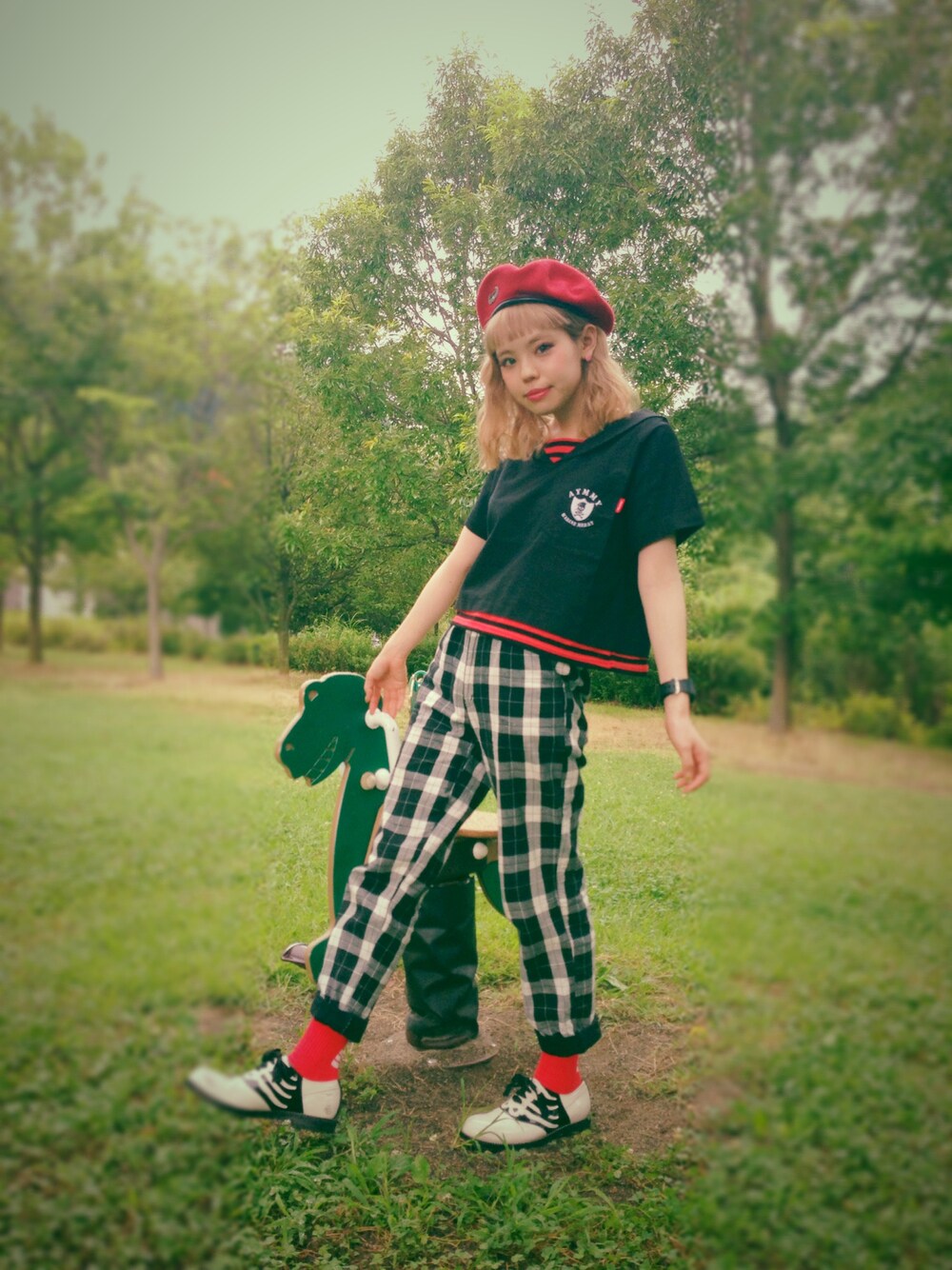 「赤、金髪、セーラーカラー、Aymmy in the batty girls」｜「Aymmy in the batty girlsのセーラー　オックスフォードプルオーバーシャツ（シャツ/ブラウス、ブラック系）」を使った、瀬戸あゆみさん（レディース・152cm）の夏コーディネートの1枚目の写真