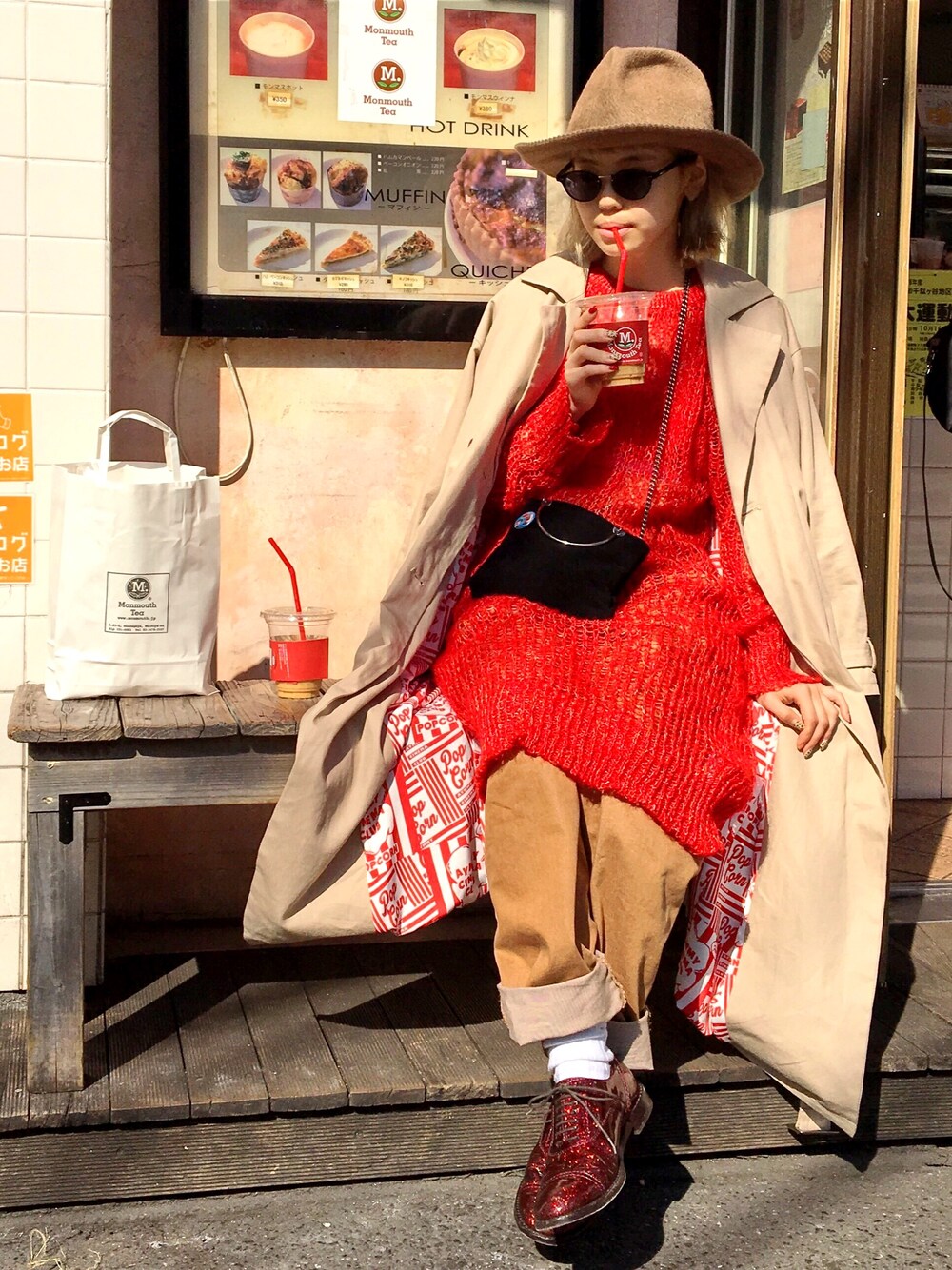 「秋、休日スタイル、Aymmy in the batty girls、lilLilly、MARC JACOBS、UNDER COVER」｜「Aymmy in the batty girlsのTHEATER GIRL タックデニムパンツ（デニムパンツ、ブラウン系）」を使った、瀬戸あゆみさん（レディース・152cm）の秋コーディネートの1枚目の写真