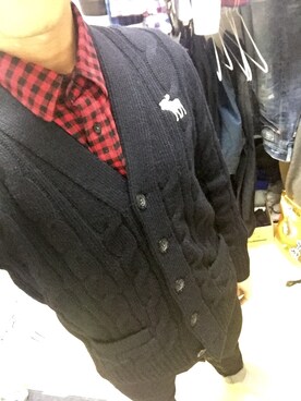 「Abercrombie&Fitch（アバークロンビーアンドフィッチ）のアイテム（カーディガン/ボレロ）」を使った、뮤즈윙さん（メンズ・166cm）の春コーディネート