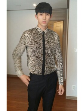 「Saint Laurent（サンローラン）のアイテム（フォーマルスーツ/小物）」を使った、Lim Seul Ongさん（メンズ・186cm）の夏コーディネート