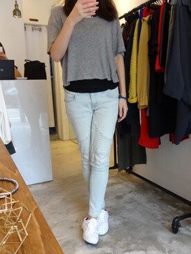 「minouのアイテム（Tシャツ/カットソー、グレー系）」を使った、Mikoさん（レディース・173cm）の秋コーディネート