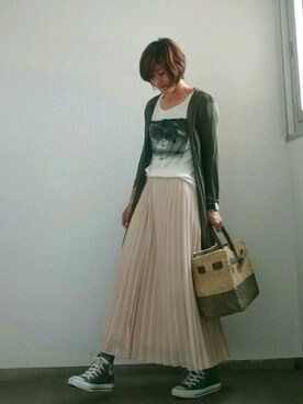 「UNIQLO（ユニクロ）のアイテム（スカート、ベージュ系）」を使った、なおゆう2006さん（レディース・161cm）の春コーディネート