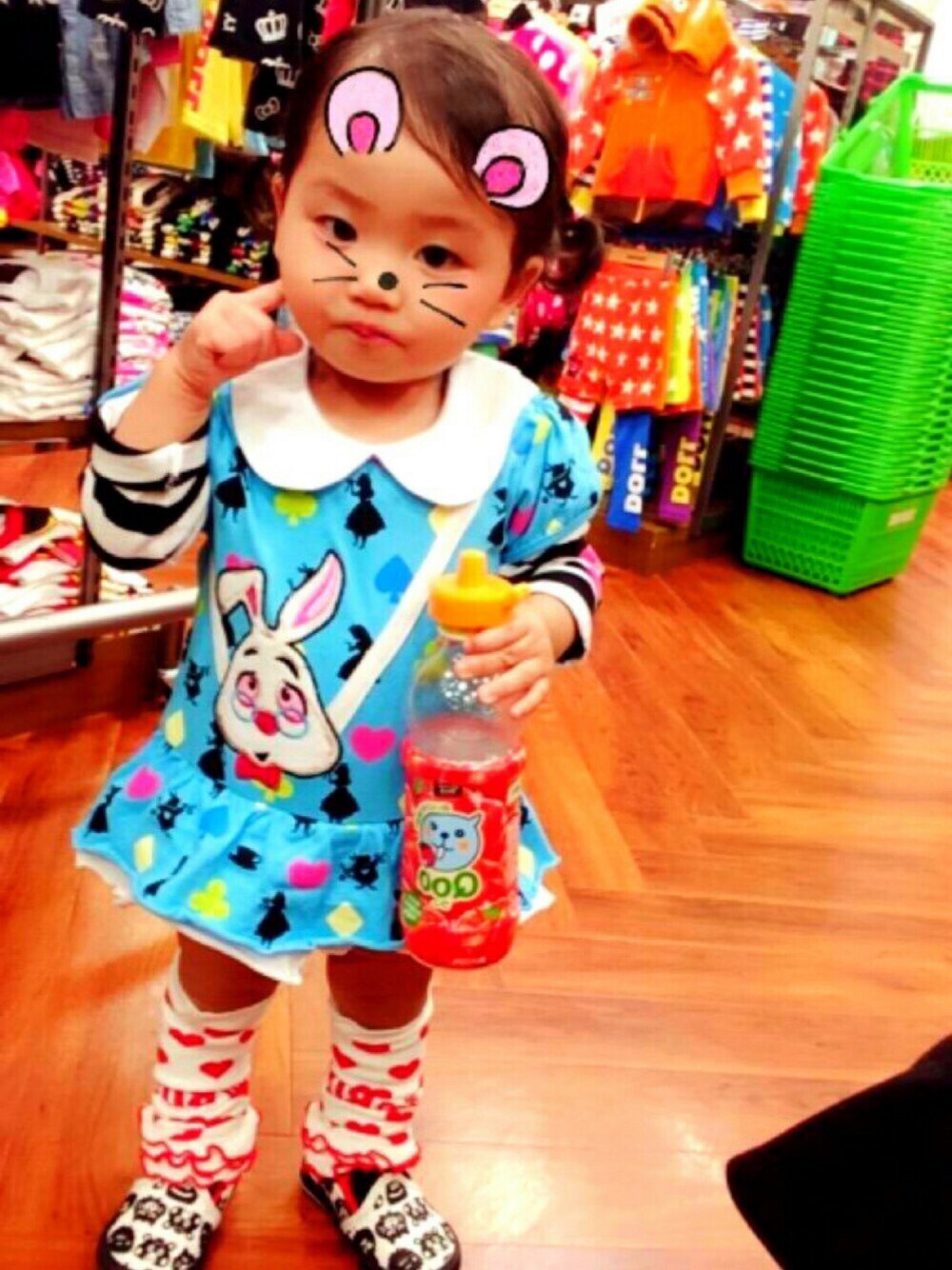「女の子、アリス大好き、ハロウィン、wearhalloween2016、disney」｜「BIT'Zのアイテム（シューズ、ブラック系）」を使った、Co_Co19さん（キッズ・80cm）の秋コーディネートの1枚目の写真