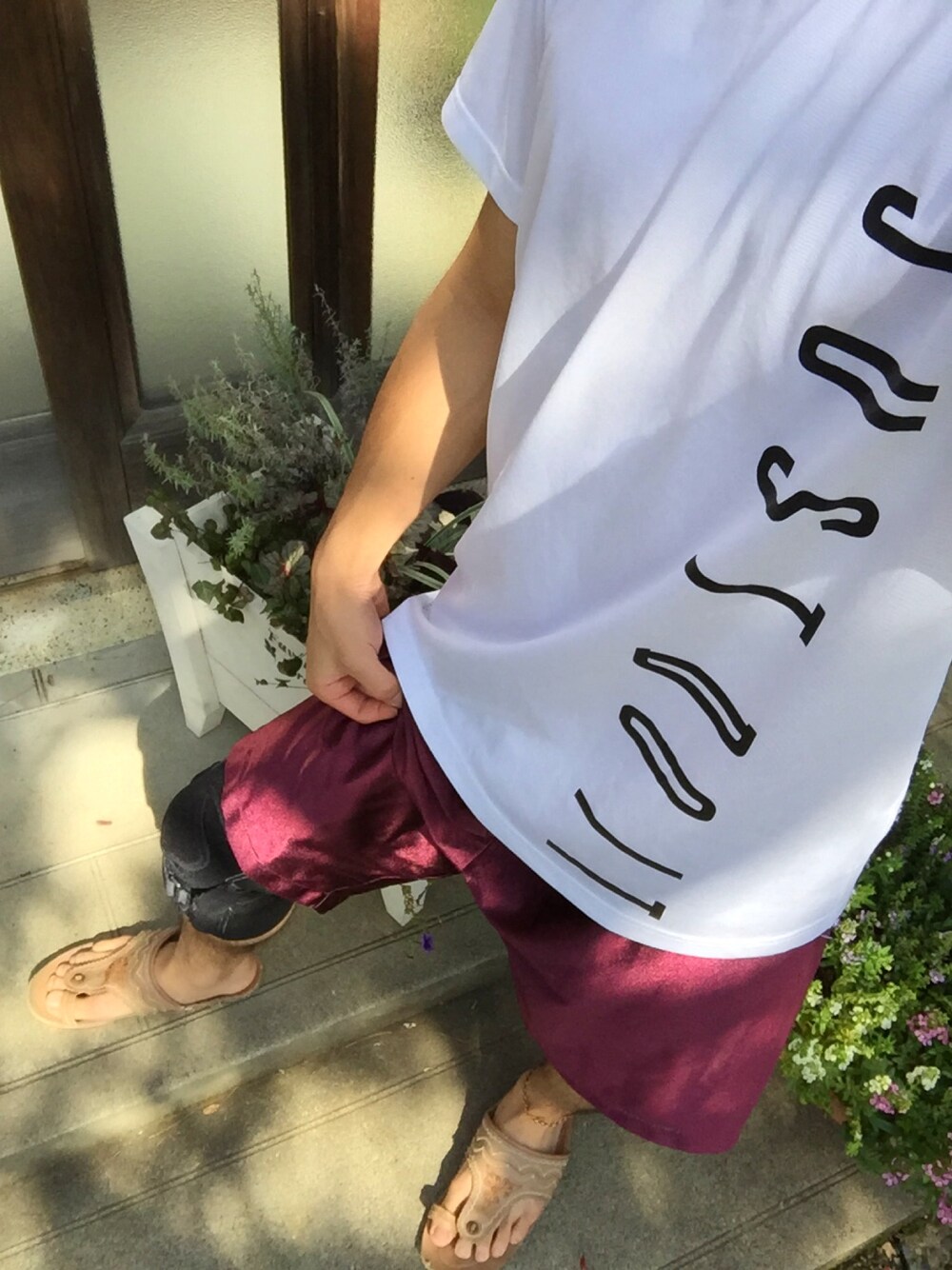 「NIKEのアイテム（Tシャツ/カットソー、ホワイト系）」を使った、Hiroyuki Tanabeさん（メンズ・169cm）の秋コーディネートの1枚目の写真