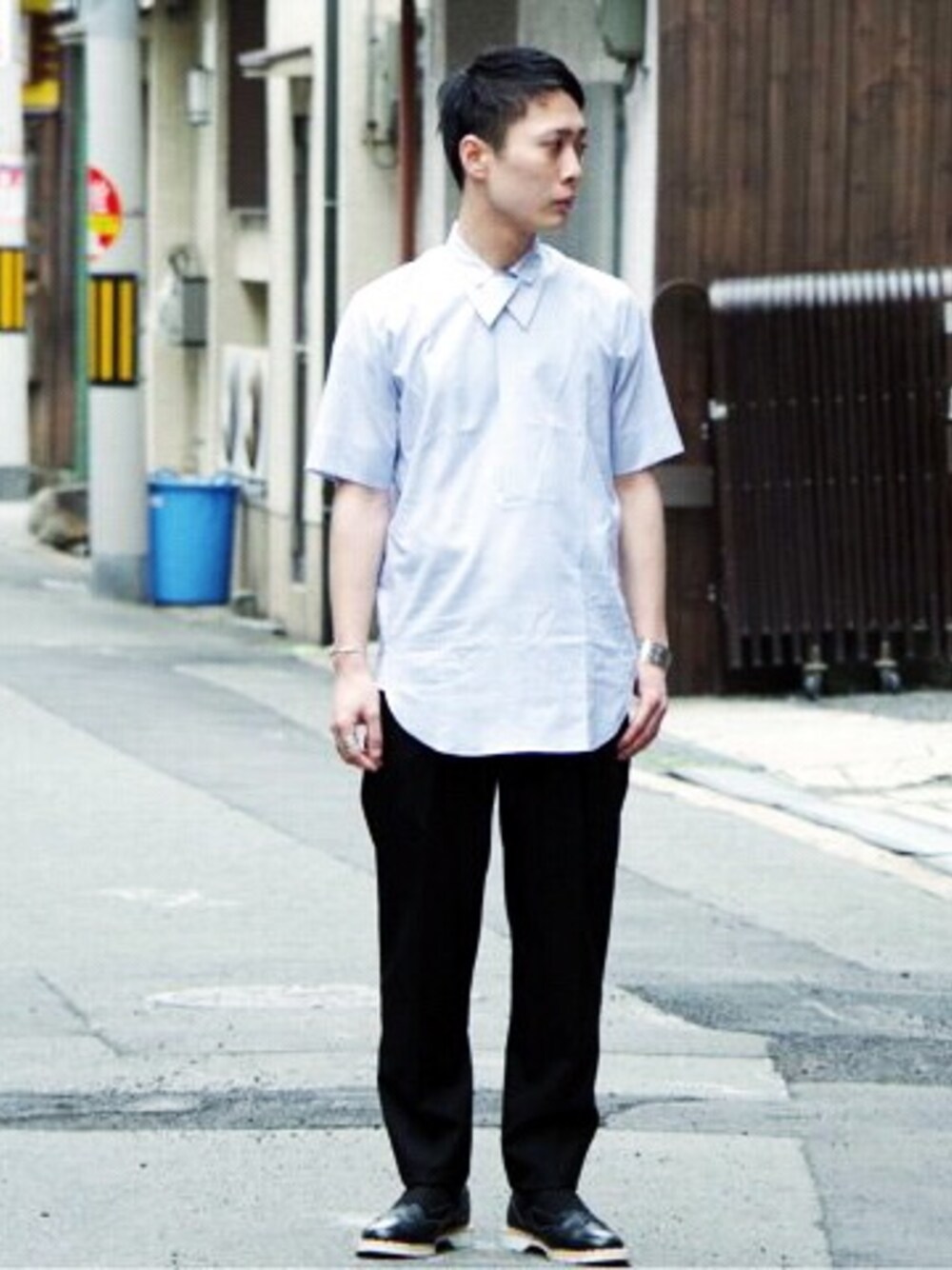 「artcomesfirst、スラックス、Casely-Hayford、2015ss」｜「ART COMES FIRSTのアイテム（シャツ/ブラウス、ブルー系）」を使った、kodai_nakanoさん（メンズ・168cm）の春コーディネートの1枚目の写真