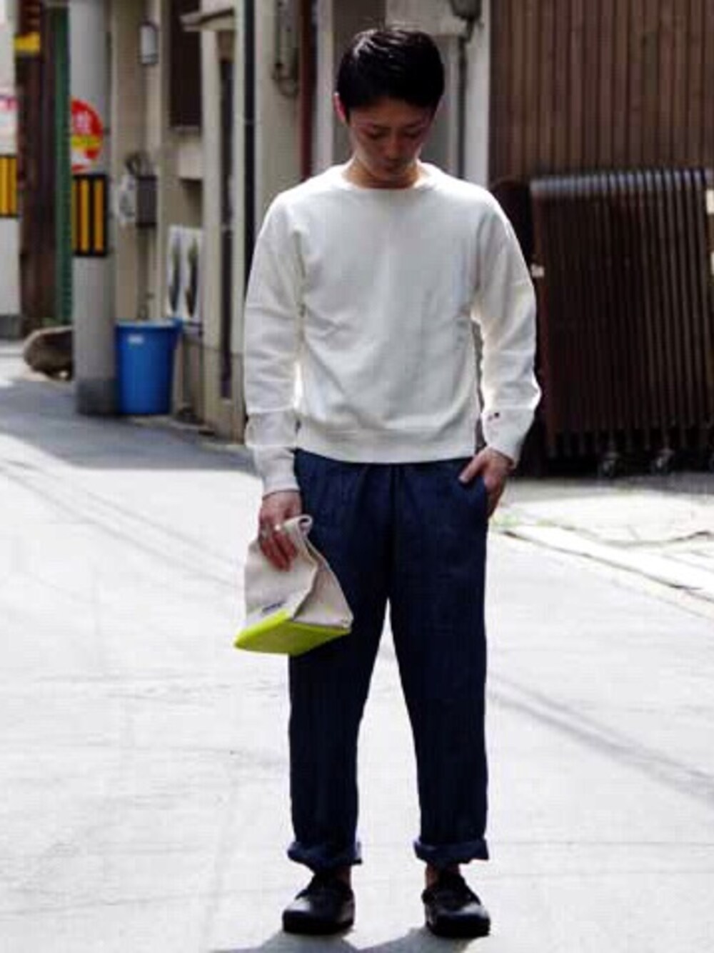 「young&olsenのアイテム（スウェット、ホワイト系）」を使った、kodai_nakanoさん（メンズ・168cm）の春コーディネートの1枚目の写真