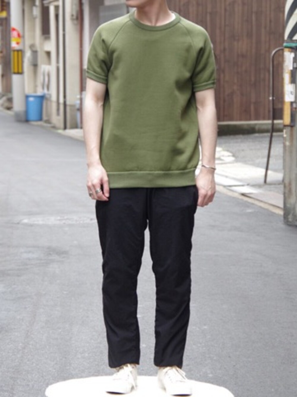 「YAECAのアイテム（スウェット、グリーン系）」を使った、kodai_nakanoさん（メンズ・168cm）の春コーディネートの1枚目の写真