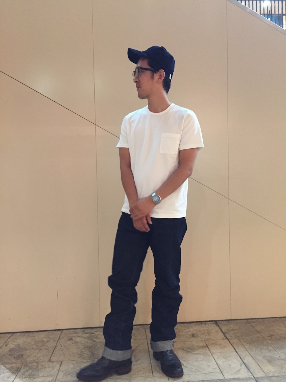 「シンプル、Denime、ニットキャップ、ドゥニーム、XX」｜「DenimeのINDIGO KNIT BRIM CAP（ニットキャップ/ビーニー、ブルー系）」を使った、Denime MOP滋賀竜王店さん（メンズ・178cm）の夏コーディネートの1枚目の写真