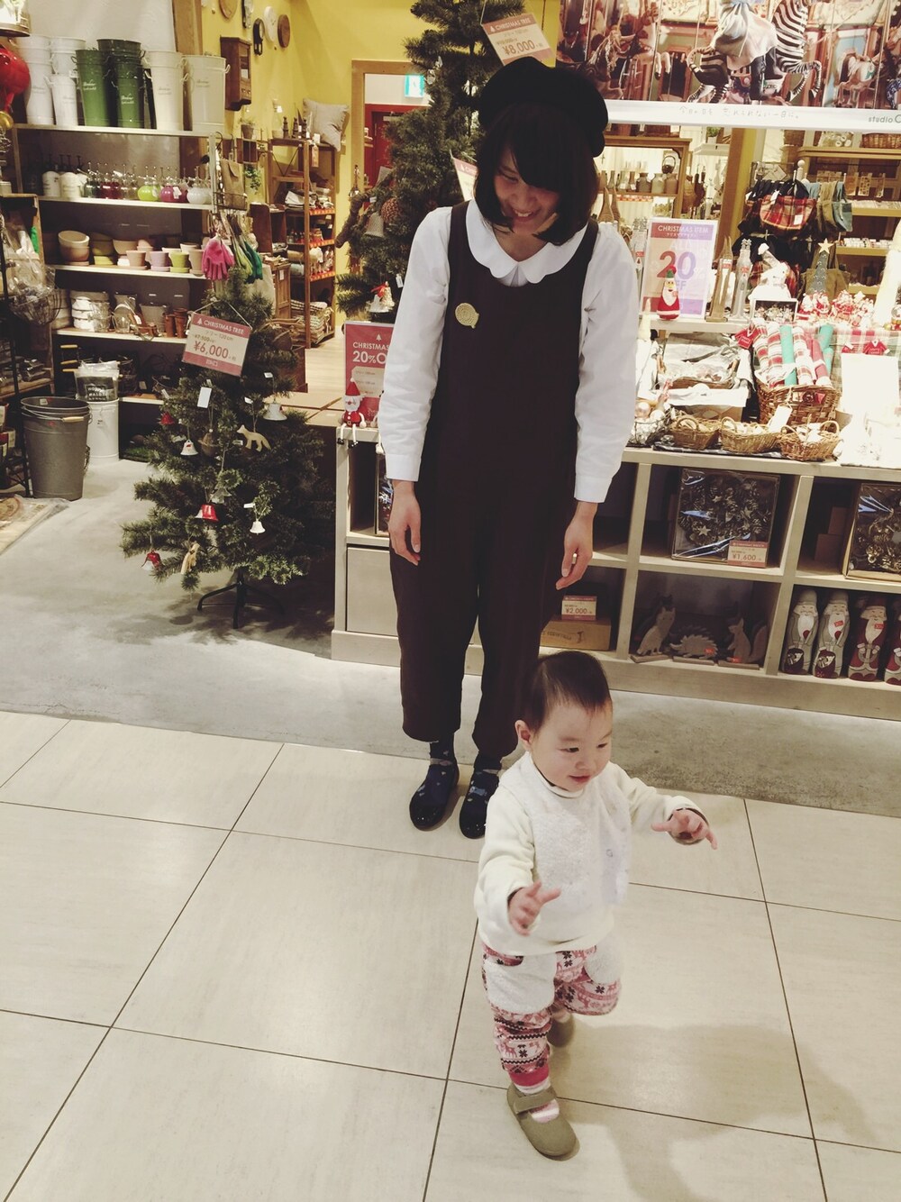 「ボブ、ブローチ、LAPUANKANKURIT、handmade」｜「MERCIのmerciのブローチ（ブローチ/コサージュ、イエロー系）」を使った、natさん（レディース・166cm）の冬コーディネートの1枚目の写真
