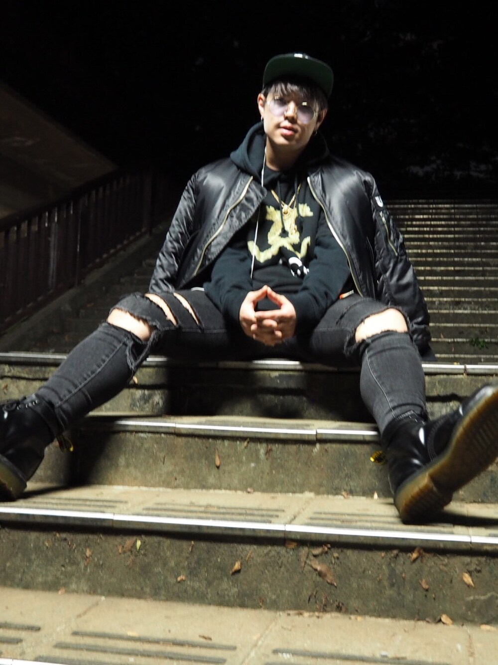 「自分流」｜「Dr. Martensの【Dr.Martens】6eye boot（ブーツ、ブラック系）」を使った、Ko-k!さん（メンズ・169cm）の秋コーディネートの1枚目の写真