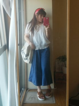 「アイテム（アナログ腕時計、ピンク系）」を使った、yuiさん（レディース・151cm）の春コーディネート