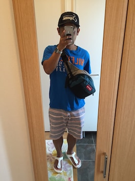 「アイテム（ボディバッグ/ウエストポーチ、ブルー系）」を使った、いさりんさん（メンズ・160cm）の夏コーディネート