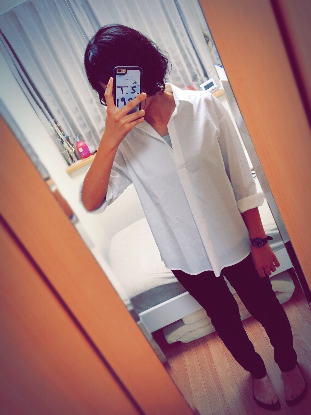 「ROPE' PICNIC(ROPE' PICNIC)、白シャツ、白、白黒、パンツスタイル、white shirt」｜「ROPE' PICNICのルーズシルエットスキッパーシャツ（シャツ/ブラウス、ホワイト系）」を使った、Saoriさん（レディース・158cm）の秋コーディネートの1枚目の写真