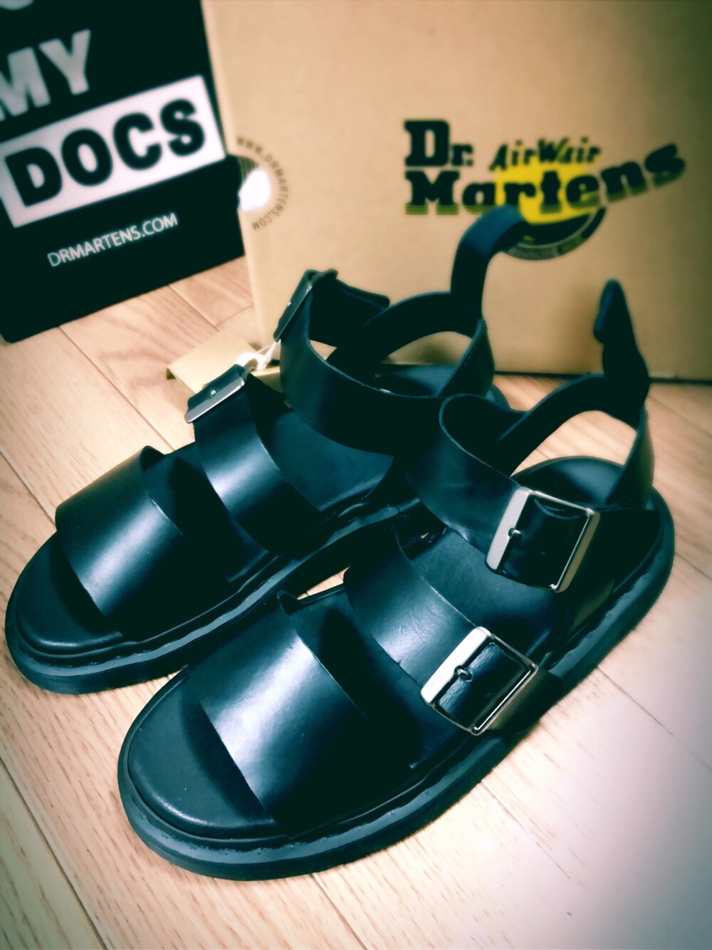 「Dr.Martens、sandal」｜「Dr. MartensのFIG【Dr.Martens ドクターマーチン】 ストラップサンダル(BK)（サンダル、ブラック系）」を使った、Saoriさん（レディース・158cm）の春コーディネートの1枚目の写真