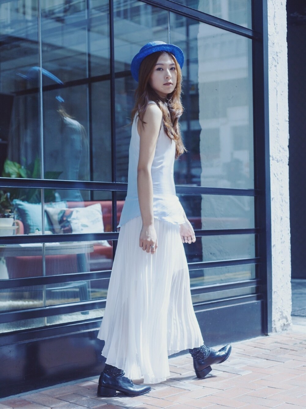 「INITIALSのアイテム（ワンピース、ホワイト系）」を使った、Yuki Loveyさん（レディース・165cm）の夏コーディネートの1枚目の写真