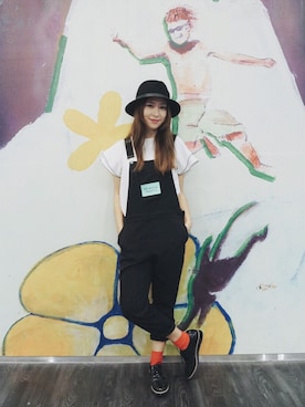 「MONKI（モンキ）のアイテム（つなぎ/オールインワン）」を使った、Yuki Loveyさん（レディース・168cm）の秋コーディネート