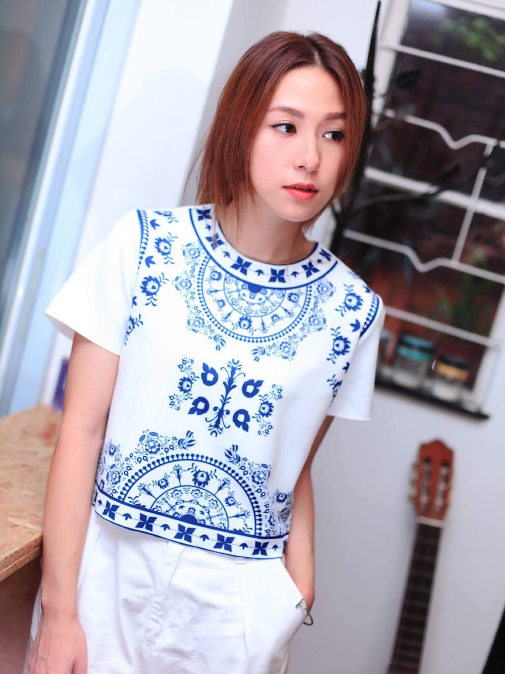 「white、floral、summer、Zalora、ZaloraxWear、ZALORAxWEARstylesquad」｜「ZALORAのアイテム（トップス、ホワイト系）」を使った、Yuki Loveyさん（レディース・168cm）の秋コーディネートの1枚目の写真