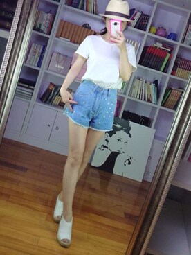 「st&satのアイテム（サンダル、ホワイト系）」を使った、阿miu白白さん（レディース・160cm）の夏コーディネート