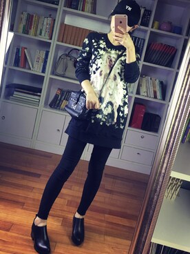 「LOUIS VUITTON（ルイヴィトン）のアイテム（ハンドバッグ、ブラック系）」を使った、阿miu白白さん（レディース・160cm）の秋コーディネート
