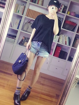 「Levi's（リーバイス）のアイテム（カーゴパンツ、ブルー系）」を使った、阿miu白白さん（レディース・160cm）の秋コーディネート