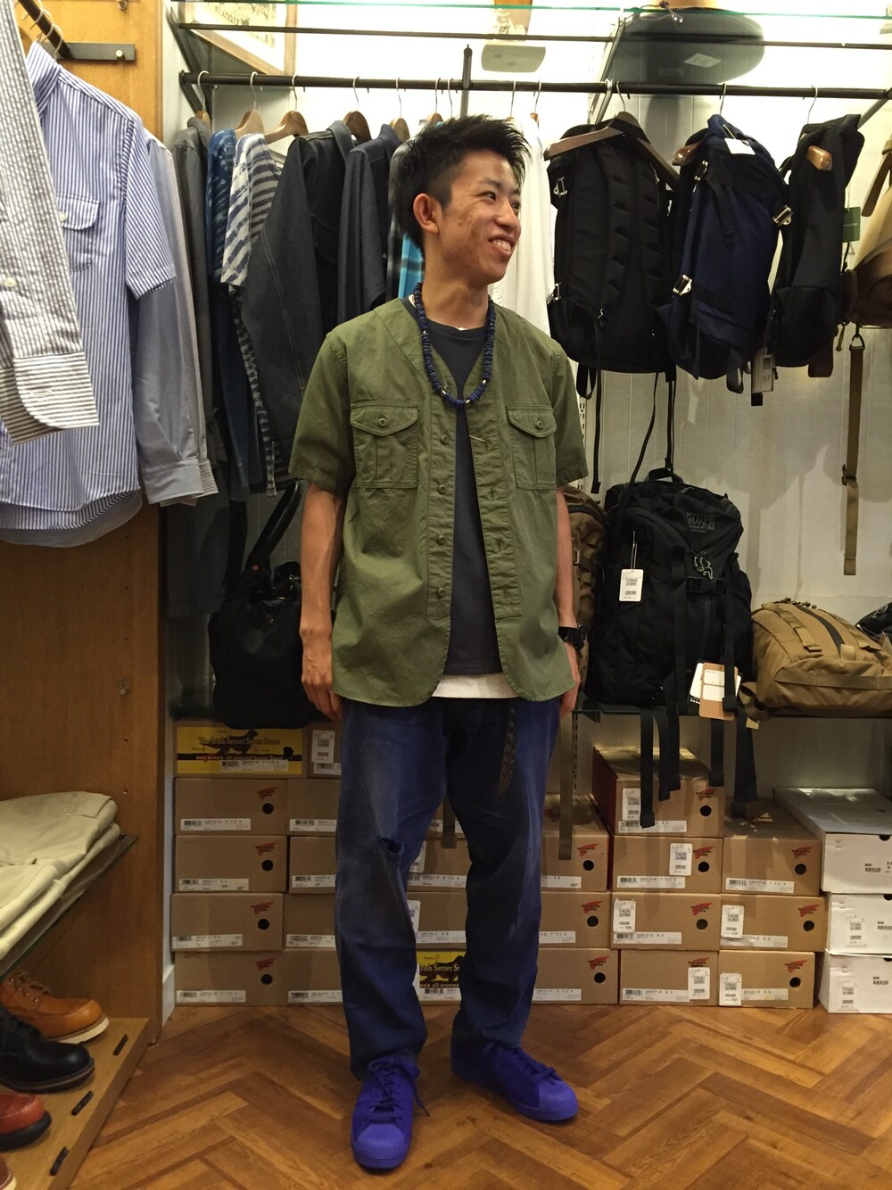 「アディダス、アディダス(adidas)、スニーカー、スーパースター、スーパースター80's」｜「FREAK'S STOREのBOYSCOUT S/S SHT                （シャツ/ブラウス、グリーン系）」を使った、きりがやんさん（メンズ・172cm）の春コーディネートの1枚目の写真