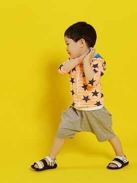 「アイテム（その他アウター、オレンジ系）」を使った、nana7さん（キッズ・100cm）の夏コーディネート