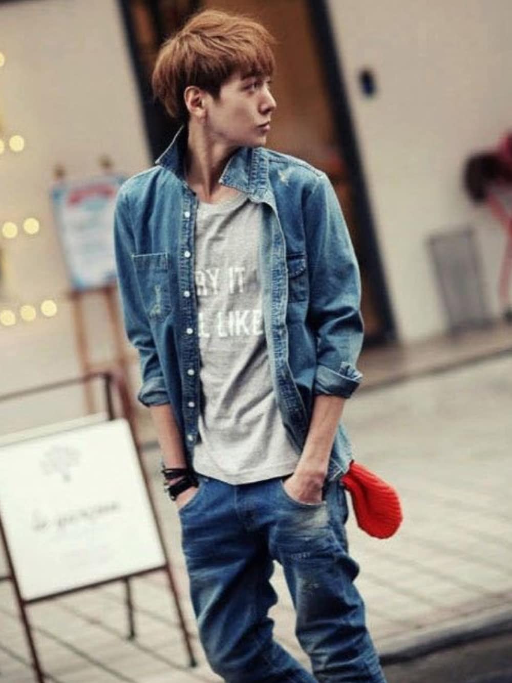 その他のシャツ/ブラウス、レッド系のニットキャップ/ビーニーを着用したメンズの秋コーディネートの1枚目の写真