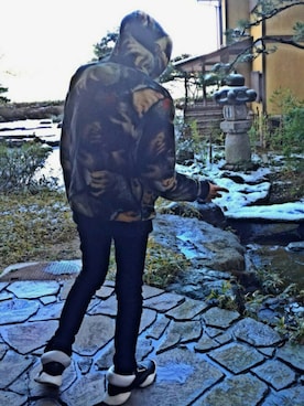 「Supreme （シュプリーム）のアイテム（パーカー、グリーン系）」を使った、😏さん（メンズ・175cm）の夏コーディネート