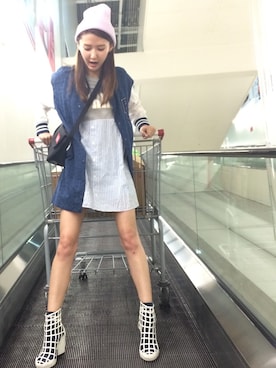 「DRWCYS（ドロシーズ）のアイテム（ニットキャップ/ビーニー）」を使った、美優さん（レディース・168cm）の春コーディネート