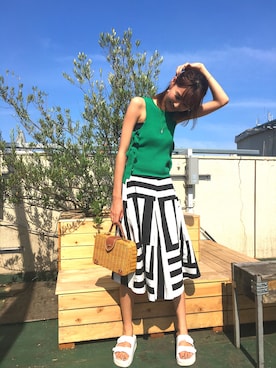 「11AM（-）のアイテム（スカート）」を使った、美優さん（レディース・165cm）の夏コーディネート