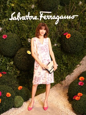 FERRAGAMO（フェラガモ）のワンピースを使った人気ファッション