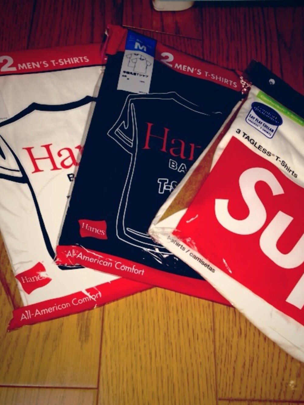 「Hanes、白Tシャツ、黒Tシャツ、supreme」｜「HANESのパックTたち（Tシャツ/カットソー、ホワイト系）」を使った、サトーたくまさん（メンズ・162cm）の秋コーディネートの1枚目の写真