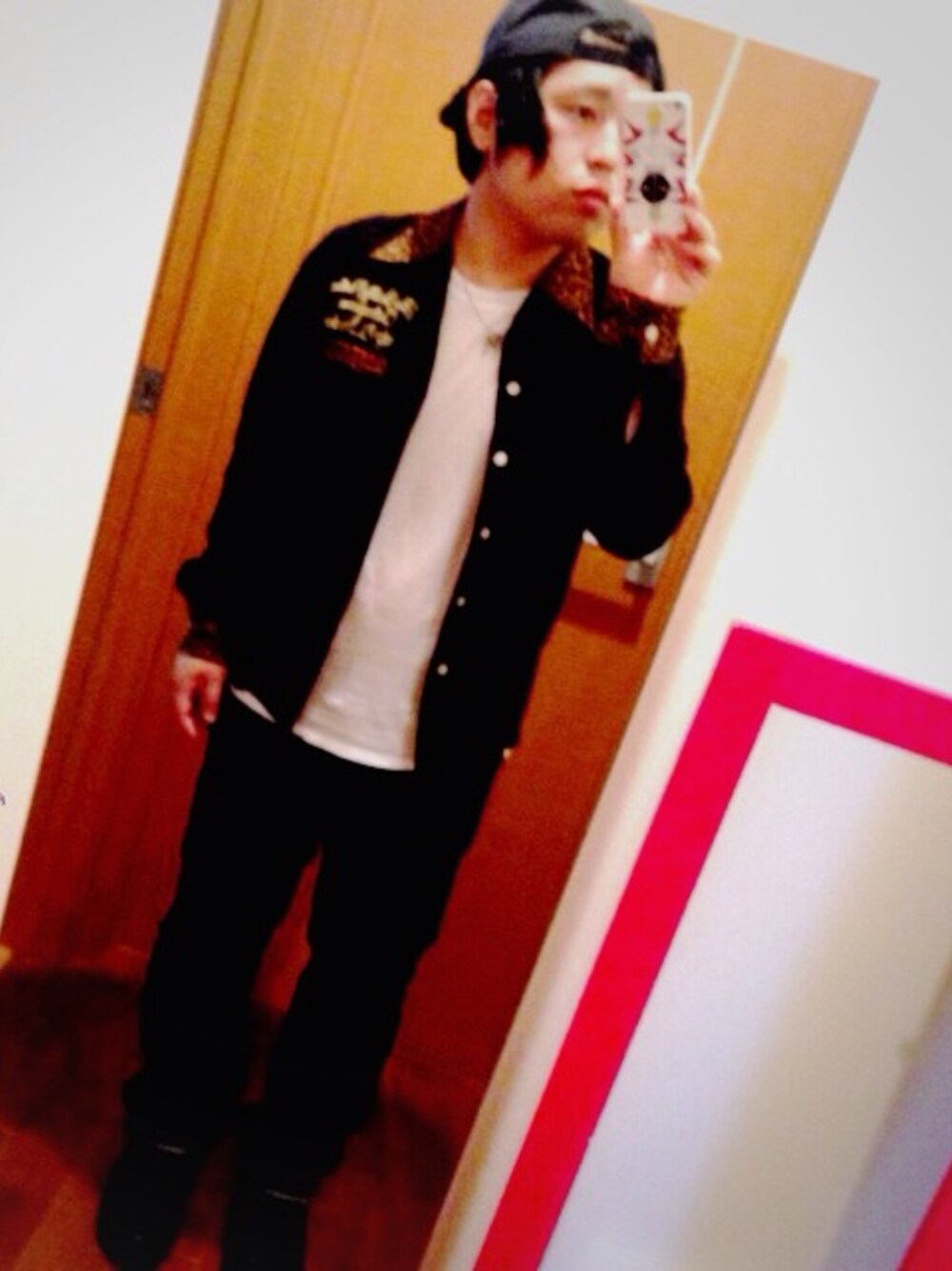 「レオパード、supreme、WACKO MARIA 、Hanes、clarks、wtaps、切り替えシャツ、サイトゴアブーツ」｜「WACKO MARIAの50's SHIRT(LEOPARD)(ROCK AND SHAKE)（シャツ/ブラウス、ブラック系）」を使った、サトーたくまさん（メンズ・162cm）の秋コーディネートの1枚目の写真