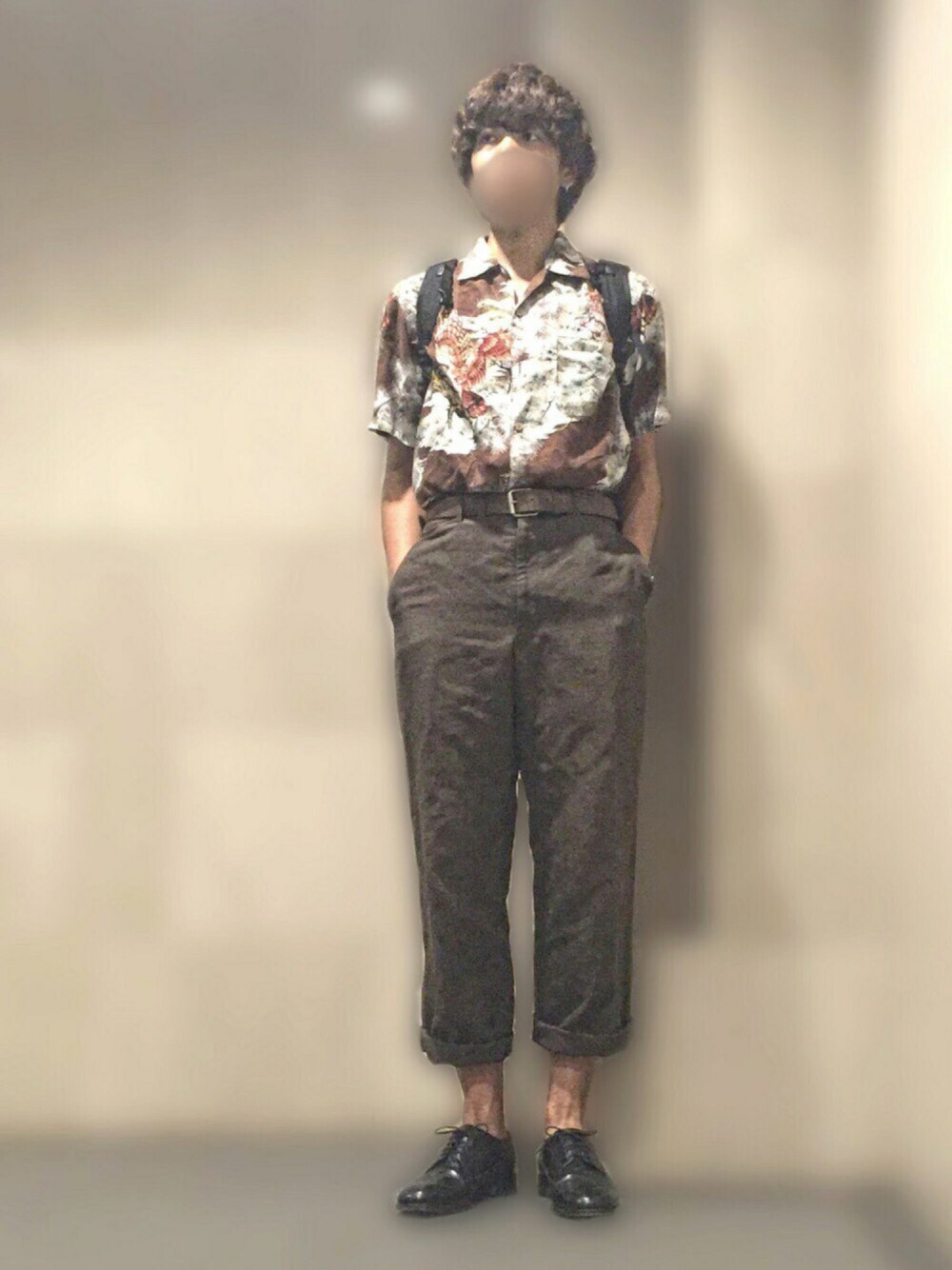 「タックイン、アロハシャツ、ワイドパンツ、ヤンキー、ストリートMIX、レザーシューズ、フォーマル、柄シャツ、夏コーデ、開襟シャツ」｜「no brandのアイテム（シャツ/ブラウス、ブラウン系）」を使った、mefoxさん（メンズ・178cm）の夏コーディネートの1枚目の写真