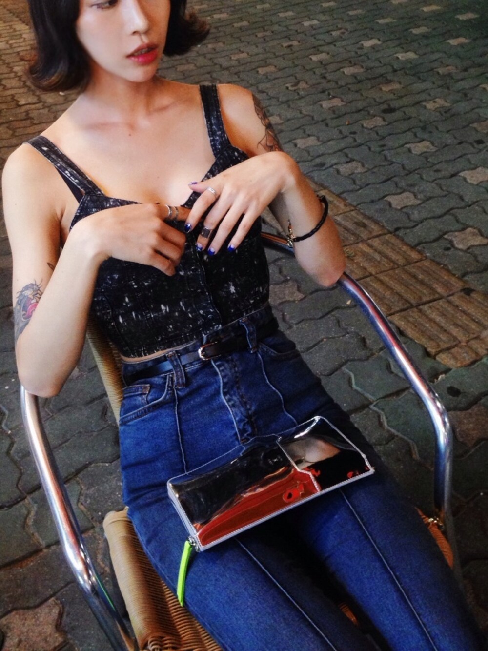「Bustier、뷔스티에、silver、tattoo、daily look」｜「H&Mのアイテム（その他トップス、グレー系）」を使った、꿀민경さん（レディース・165cm）の夏コーディネートの1枚目の写真
