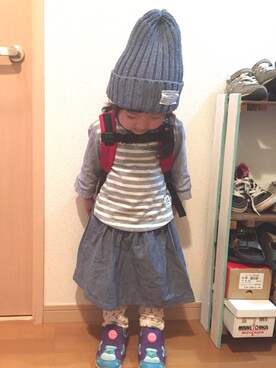 「アイテム（スカート、ブルー系）」を使った、momomiyさん（キッズ・90cm）の春コーディネート