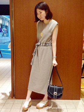 「Khaju（カージュ）のアイテム」を使った、岩崎さん（レディース・160cm）の夏コーディネート